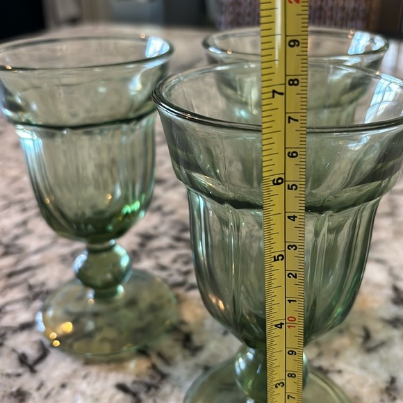 Glass goblets from Pottery Barn - Picture 4 of 5